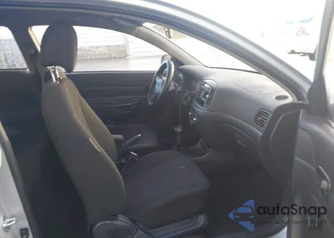 2010 Hyundai Accent Gs z USA, uszkodzony, nr VIN KMHCM3AC5AU171084